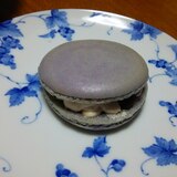 ラムレーズンとホワイトチョコガナッシュのマカロン